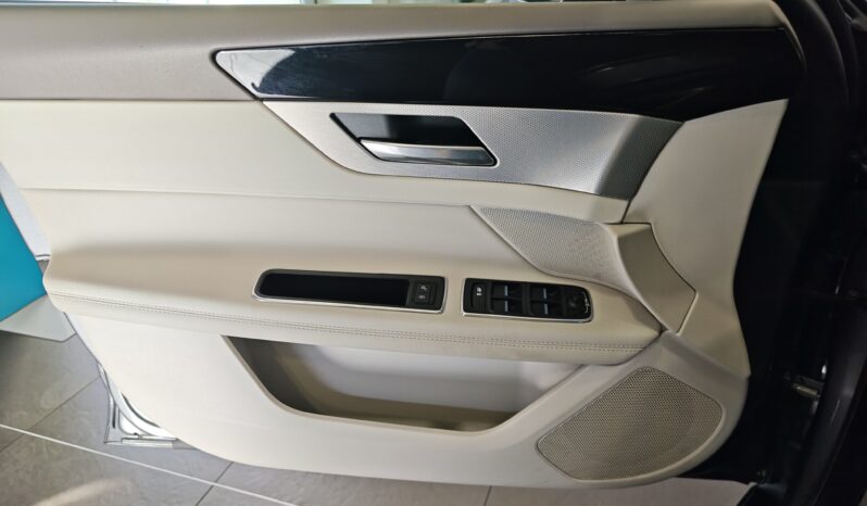 JAGUAR XF pieno