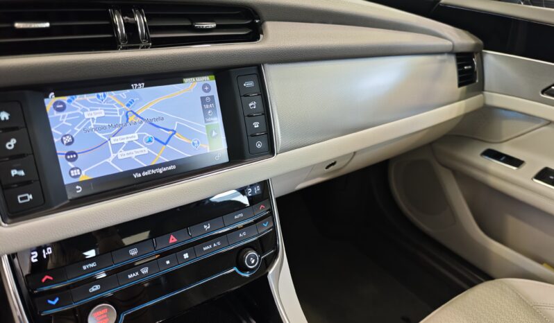 JAGUAR XF pieno