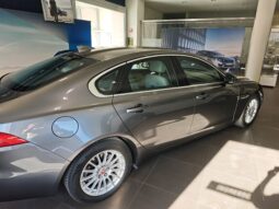 JAGUAR XF pieno