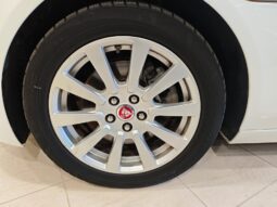 JAGUAR XE pieno