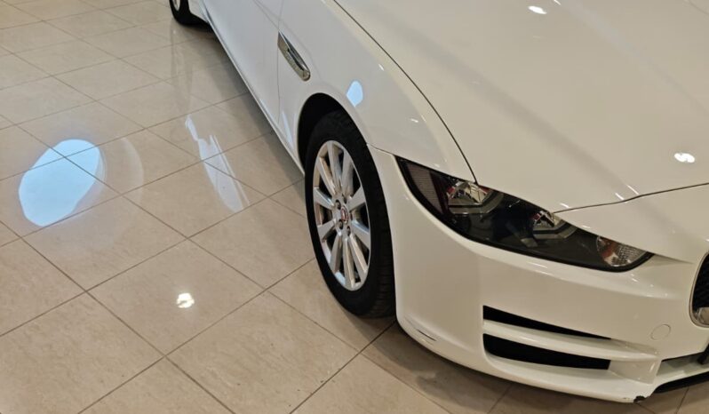 JAGUAR XE pieno