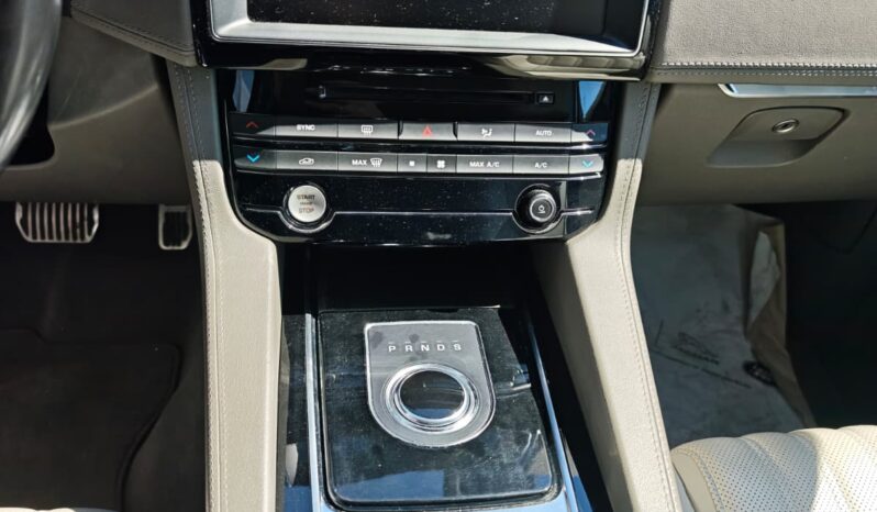 JAGUAR F-PACE pieno