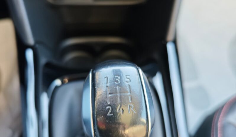 PEUGEOT 2008 pieno